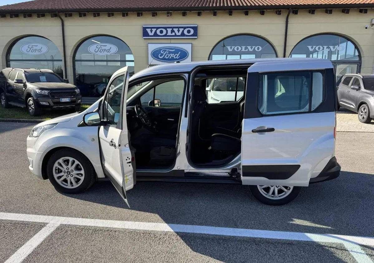Ford Tourneo Connect 1.5 TDCi 100 CV Plus (6)