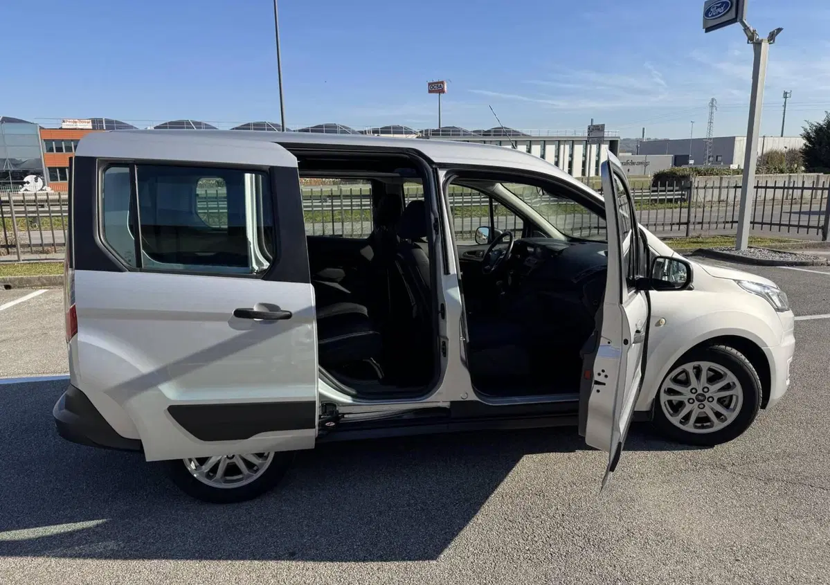 Ford Tourneo Connect 1.5 TDCi 100 CV Plus (7)