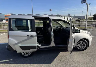 Ford Tourneo Connect 1.5 TDCi 100 CV Plus (7)