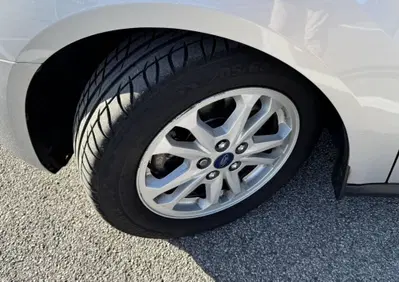 Ford Tourneo Connect 1.5 TDCi 100 CV Plus (8)