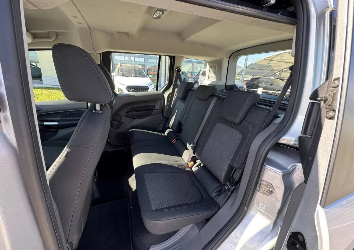 Ford Tourneo Connect 1.5 TDCi 100 CV Plus (12)