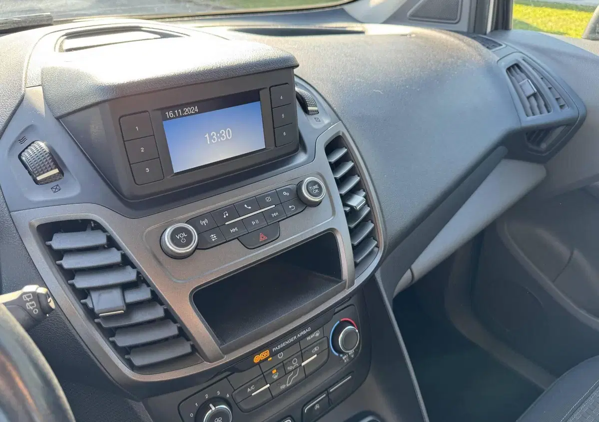 Ford Tourneo Connect 1.5 TDCi 100 CV Plus (16)