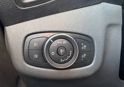 Ford Tourneo Connect 1.5 TDCi 100 CV Plus (20)
