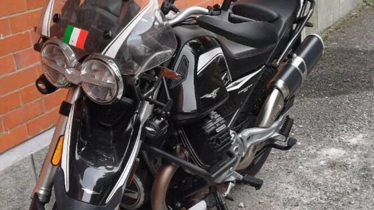 Moto Guzzi V85 TT Guardia d'Onore (2022 - 23) 