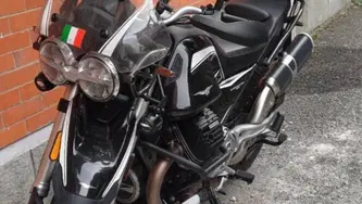 Moto Guzzi V85 TT Guardia d'Onore (2022 - 23)