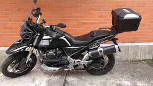 Moto Guzzi V85 TT Guardia d'Onore (2022 - 23)  (2)