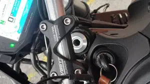Moto Guzzi V85 TT Guardia d'Onore (2022 - 23)  (3)
