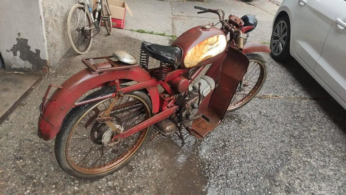 Moto Guzzi   (2)