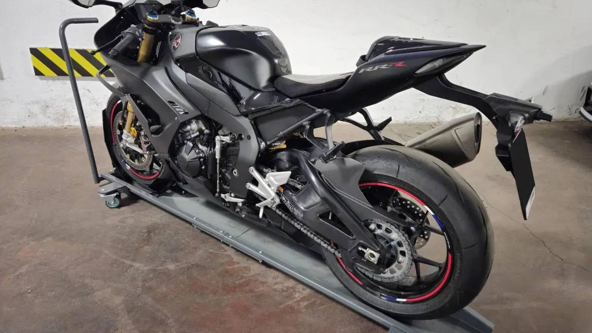 Honda CBR 1000 RR-R Fireblade SP Carbon Edition (2024 - 26)  (4)