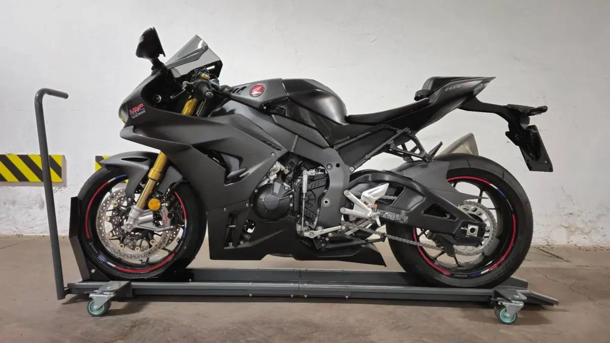 Honda CBR 1000 RR-R Fireblade SP Carbon Edition (2024 - 26) 