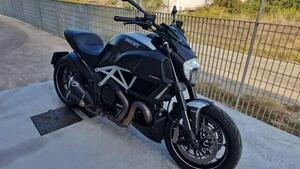 Ducati Diavel 1200 Carbon (2014 - 16) 