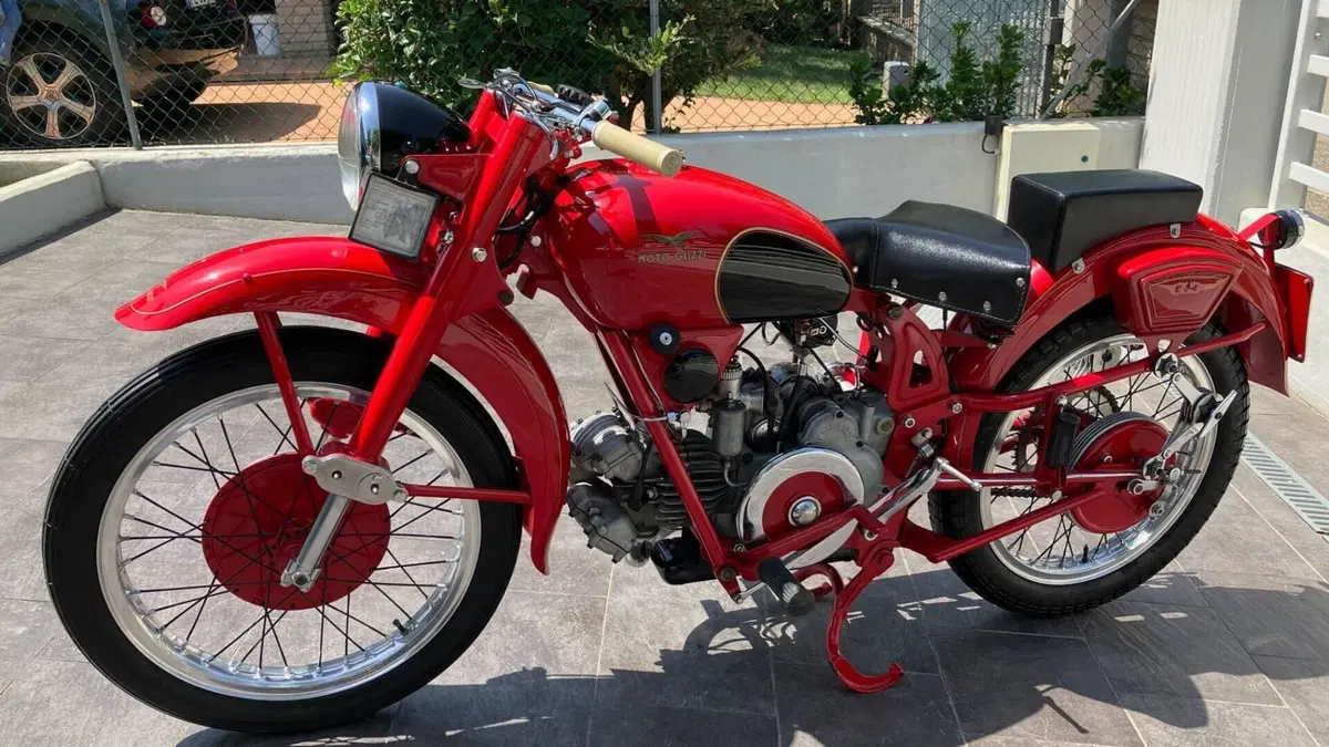Moto Guzzi   (2)