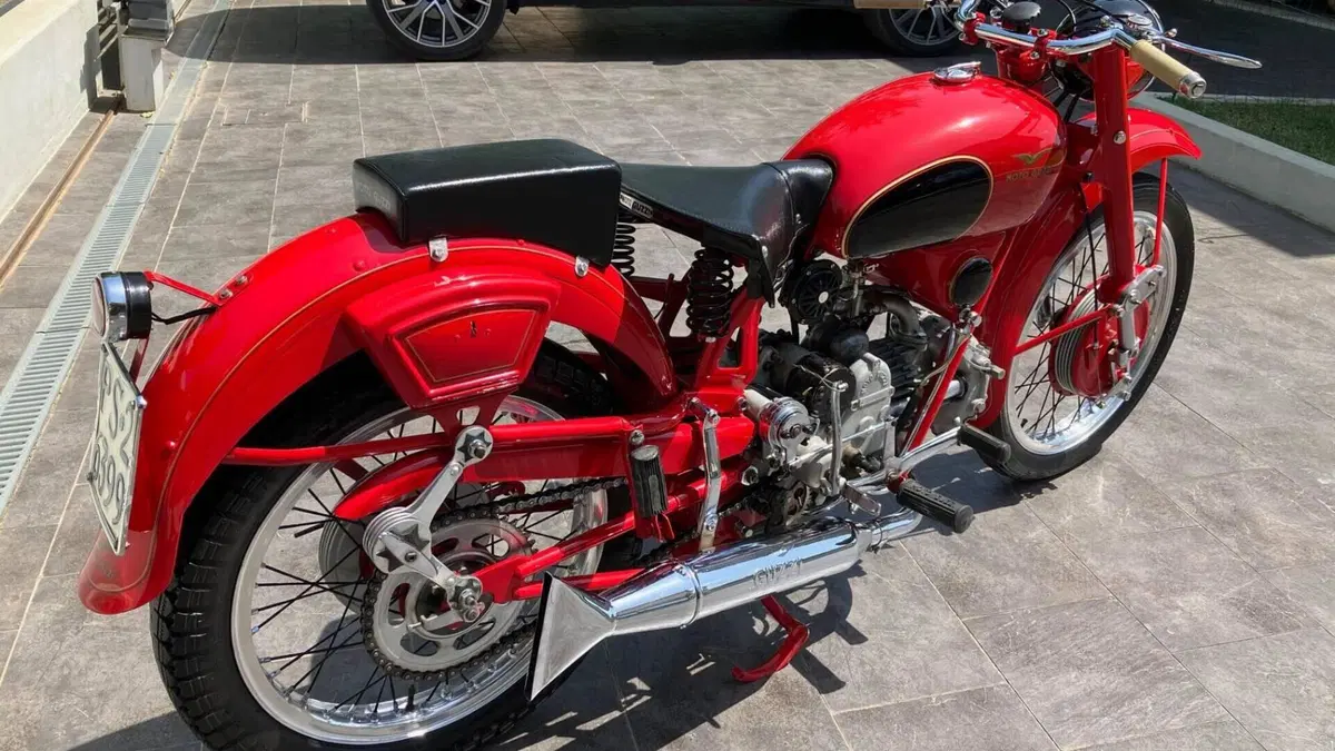Moto Guzzi   (4)
