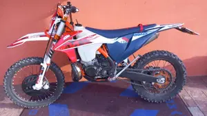 KTM 250 EXC TPI Six Days (2023)  (2)
