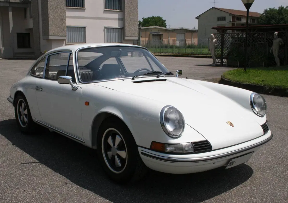 Porsche 911 T 2.4  (4)