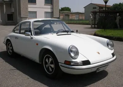 Porsche 911 T 2.4  (4)