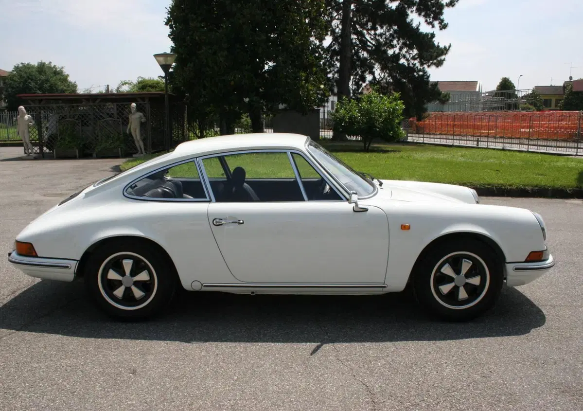 Porsche 911 T 2.4  (5)