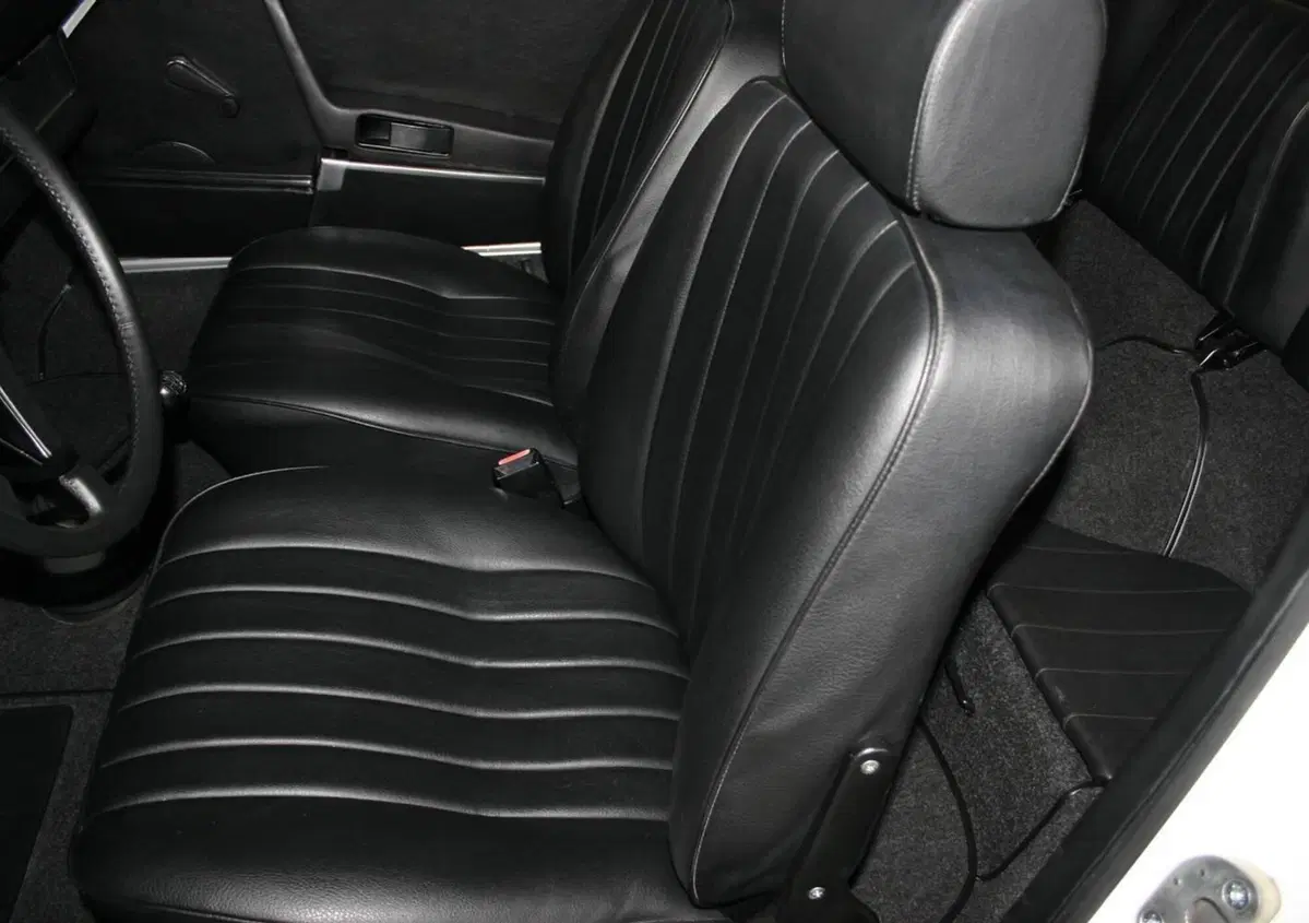 Porsche 911 T 2.4  (8)