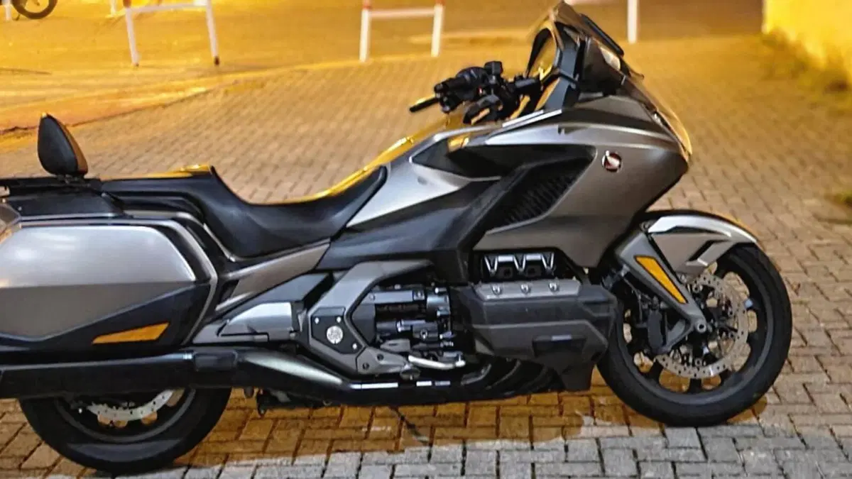 Honda GL 1800 Gold Wing (2018 - 20)  (4)