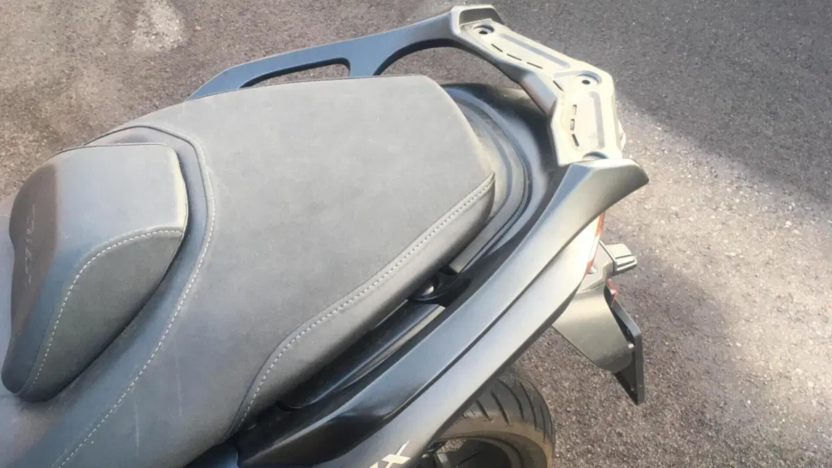Yamaha T-Max 560 (2022 - 24)  (7)