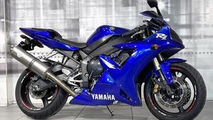 Yamaha YZF R1 (2002 - 03) 