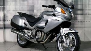 Honda Deauville 650 (2002 - 05) 