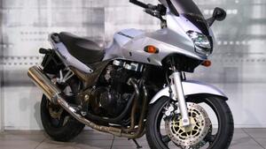 Kawasaki ZR-7 (2001 - 04) 