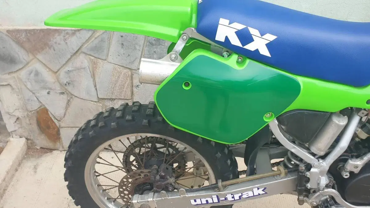 Kawasaki   (8)