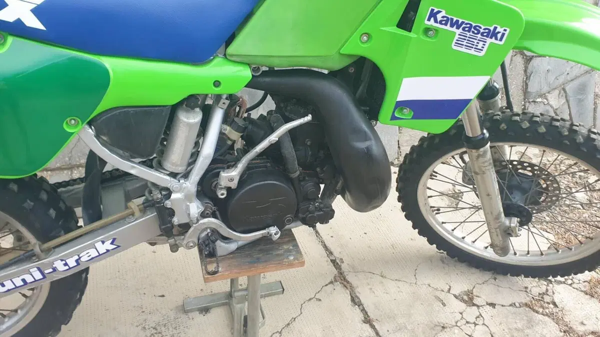 Kawasaki   (9)