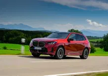 BMW X3 M50: quasi una X5, 250 all'ora e vicina ai 90 k [VIDEO] 