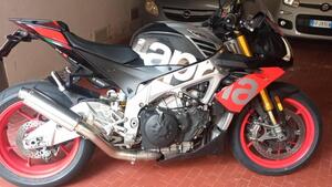 Aprilia Tuono V4 Factory (2017 - 18) 