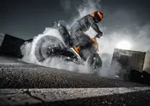 KTM Duke 790 2025: la naked media si aggiorna, ecco come cambia [GALLERY]
