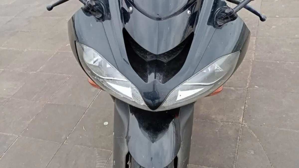 Kawasaki Ninja 1000 ZX-10R (2004 - 05)  (2)