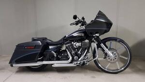 Harley-Davidson 1800 Road Glide Custom (2013) - FLTRXSE 