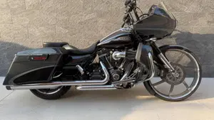 Harley-Davidson 1800 Road Glide Custom (2013) - FLTRXSE  (2)
