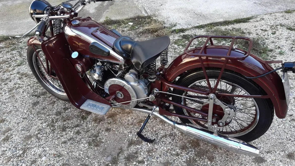 Moto Guzzi   (2)