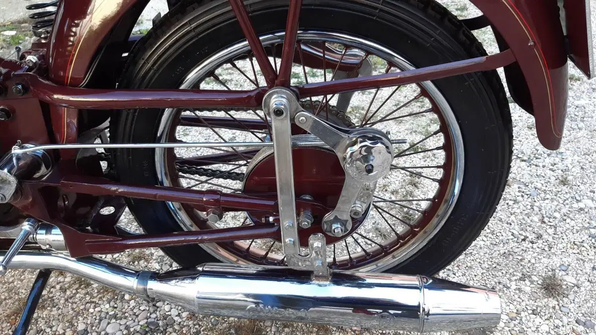 Moto Guzzi   (8)