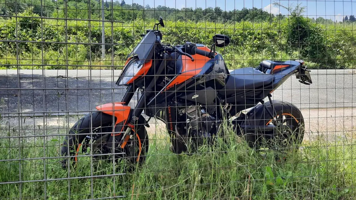 KTM 890 Duke (2021 - 23)  (4)