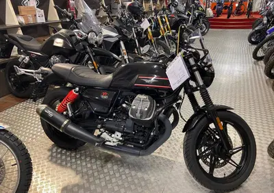 Moto Guzzi V7 Stone Special Edition (2022 - 25) - Annuncio 9624548