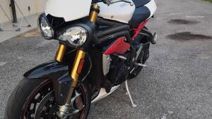 Triumph Speed Triple 1050 R ABS (2016 - 17) 