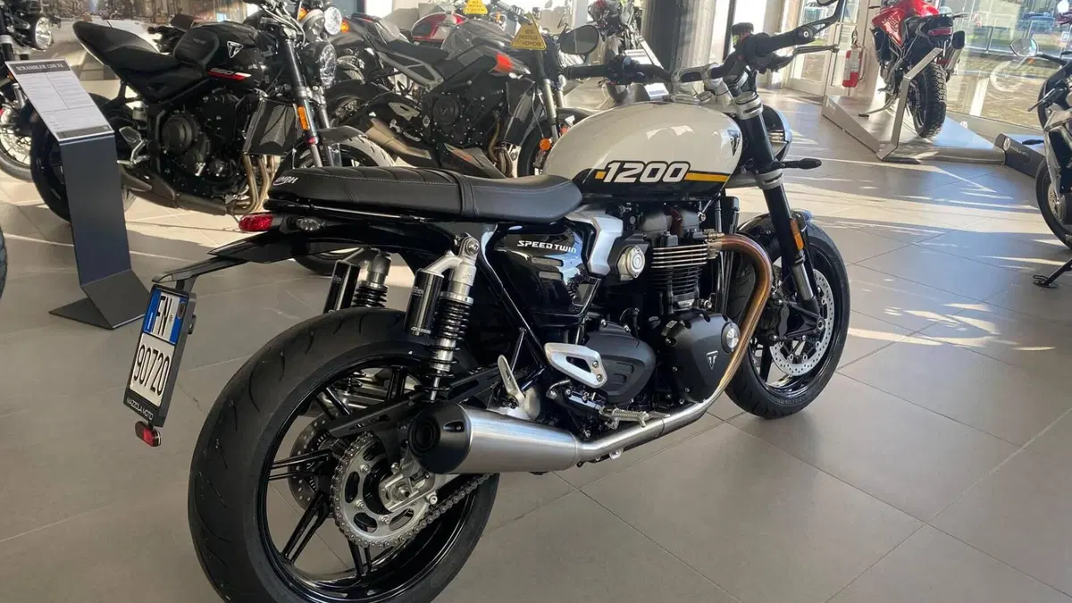 Triumph Speed Twin 1200 (2025 - 26)  (2)