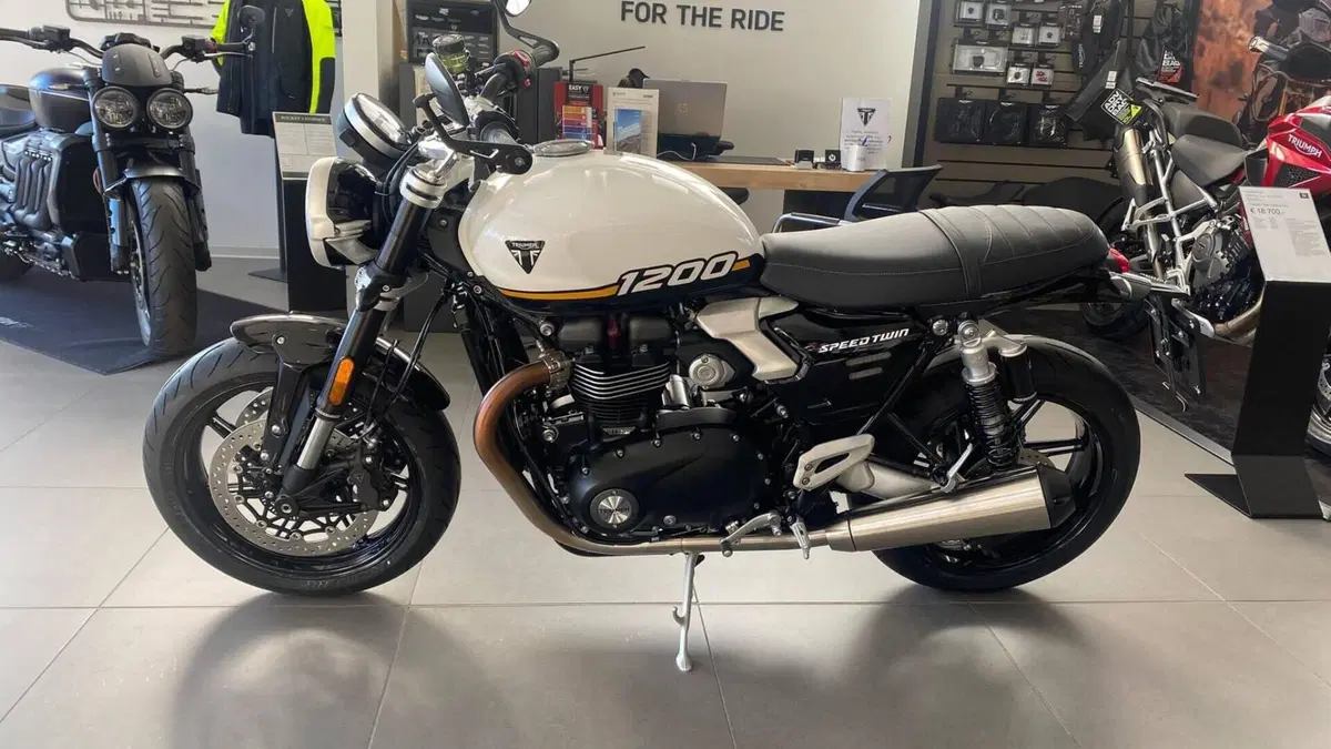 Triumph Speed Twin 1200 (2025 - 26)  (3)