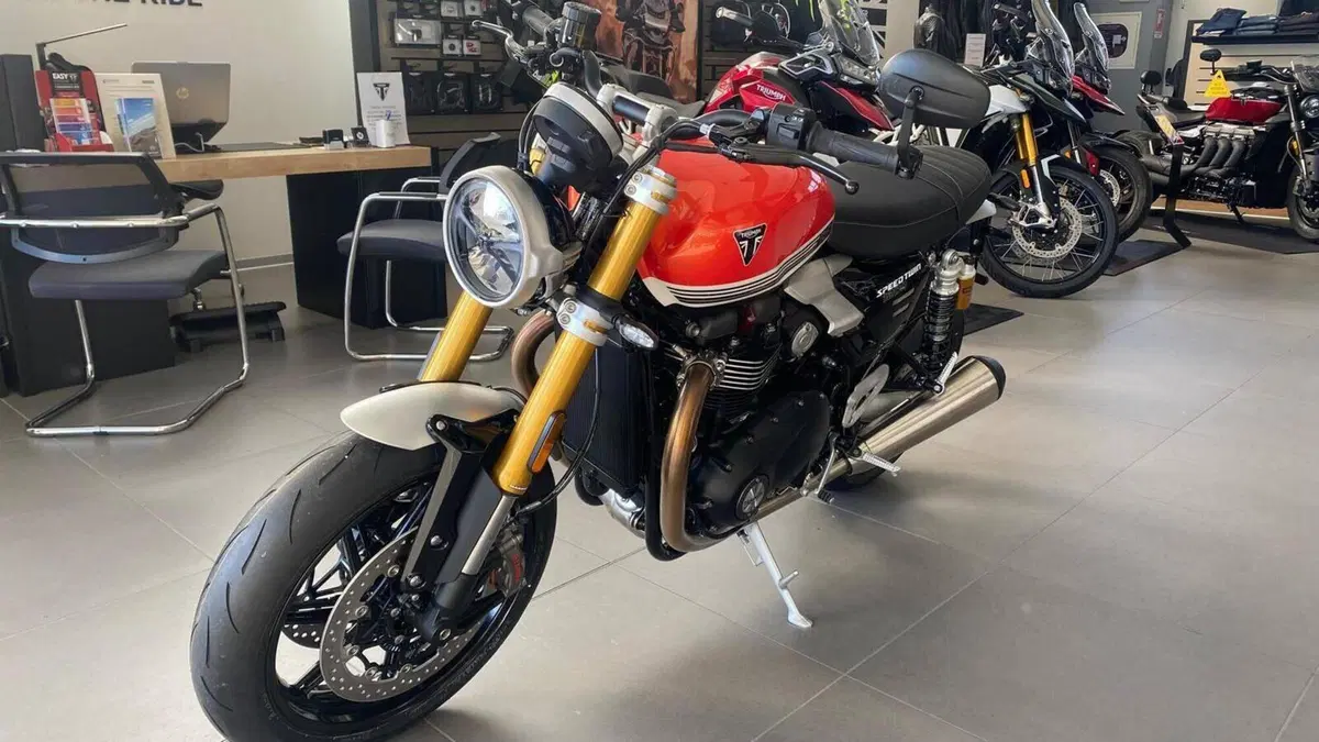 Triumph Speed Twin 1200 RS (2025 - 26)  (4)