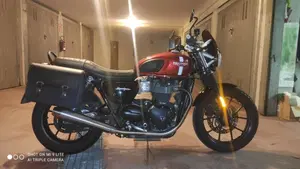 Triumph Street Twin 900 (2017 - 18)  (11)