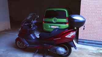 Suzuki Burgman AN 400 (2008 - 13) usata