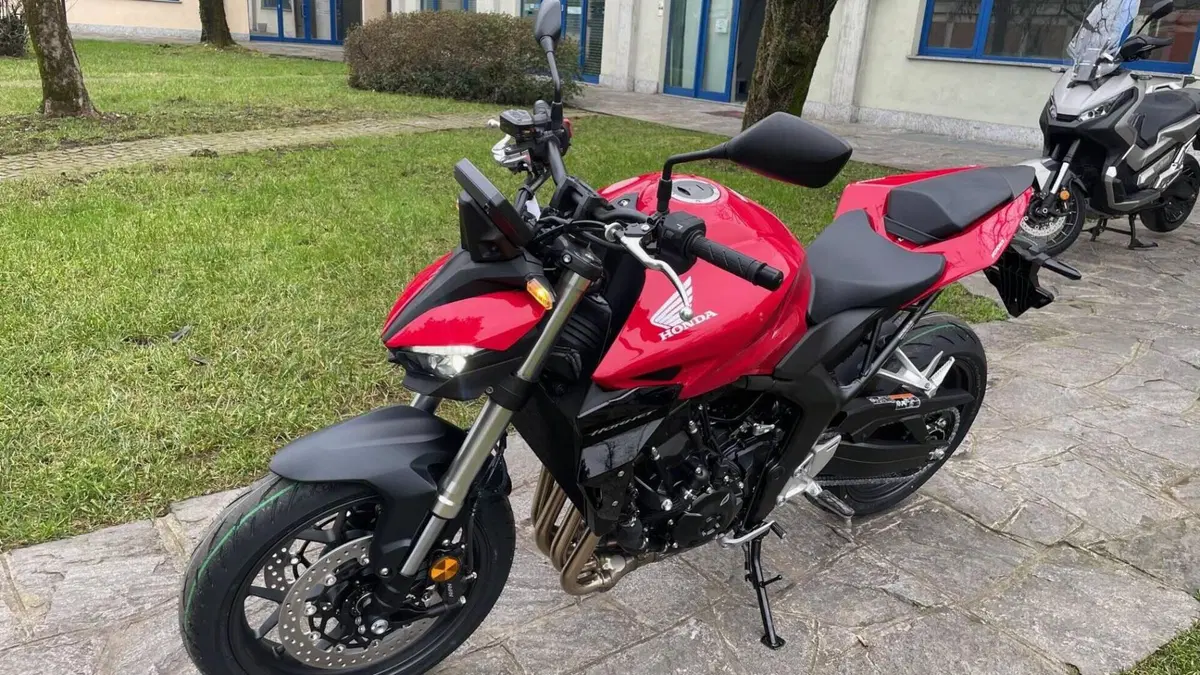 Honda CB 1000 Hornet (2025 - 26)  (3)