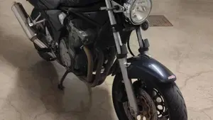 Suzuki GSF 600 Bandit (2000 - 05)  (8)