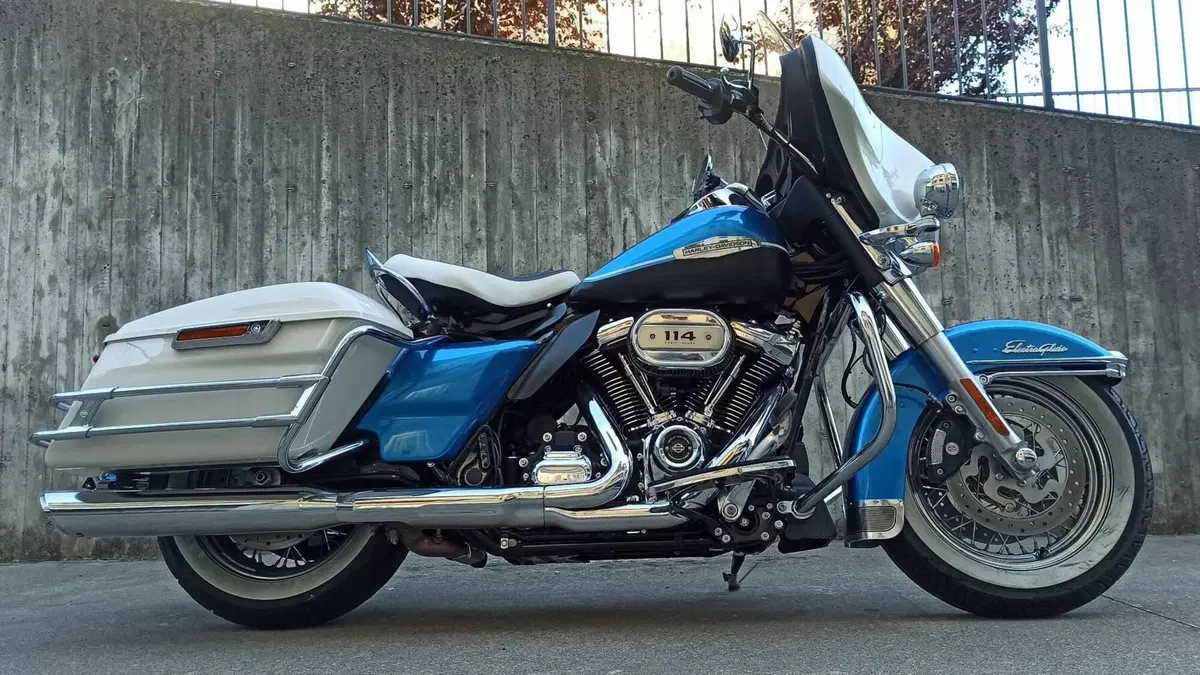 Harley-Davidson 114 Electra Glide Revival (2021 - 22)  (2)