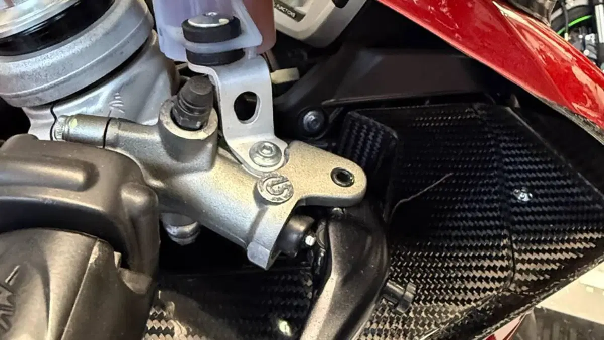 MV Agusta F43 Tributo (2023)  (5)