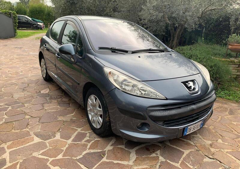 Peugeot 207 88CV 5p. ONE Line